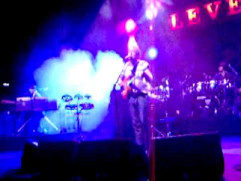 Level 42 - It's Over (@ Cliffs Pavilion, Southend, 24.10.10)