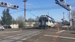 TriMet WES arriving at Hall/Nimbus