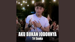 Download lagu Aku Bukan Jodohnya (Live Ngamen) mp3