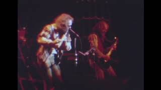 JETHRO TULL LIVE - SOMETHINGS ON THE MOVE