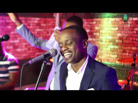 Taura Mweya Mutsvene - Joseph Nyakabau with Minister Ellard Cherayi Worship Medley