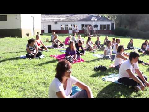 VII Jornadas EDUCERE - Clase de Yoga Dinámico para docentes