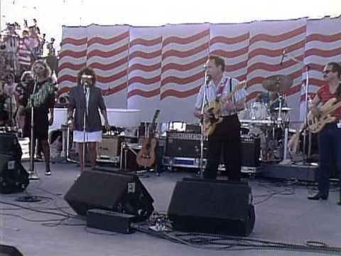 Roger Miller - King Of The Road (Live at Farm Aid 1986)