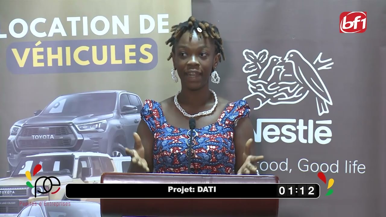 Deyan Ange Mirielle Doris DEOUE, promotrice de DATI, transforme le souchet en farine et en biscuits
