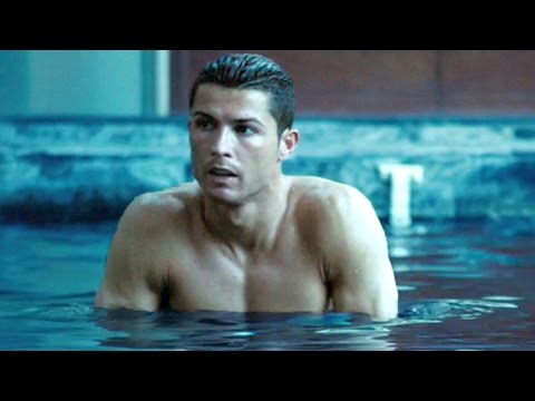 Ronaldo (Clip 'Swimming and Party')