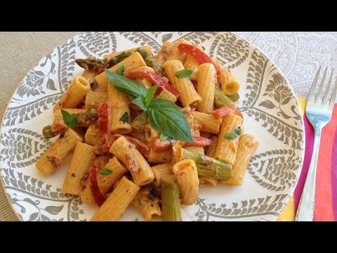 Pasta con Pimientos, Espárragos y Salsa de Tomates Secados al sol