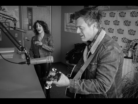 🎙️ Laura Bryna joins the New Country Z100 Radio Roadhouse!