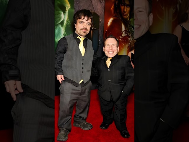 Vídeo relacionado con Size Matters Not: The Extraordinary Life and Career of Warwick Davis