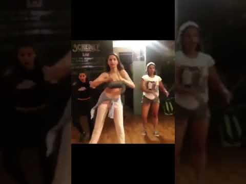 ASIAN GIRLS DANCE