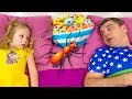 Stacy e papai fazem uma grande limpeza na casa Stacy e papai fazem uma grande limpeza na casa