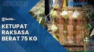 Viral Video Ketupat Ukuran Raksasa, Beratnya Capai 75 Kg, Dimakan Ramai-ramai Warga Satu Kampung