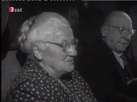 Hoffnung -  Fünfmal am Tag. Beobachtungen auf einem deutschen Bahnhof