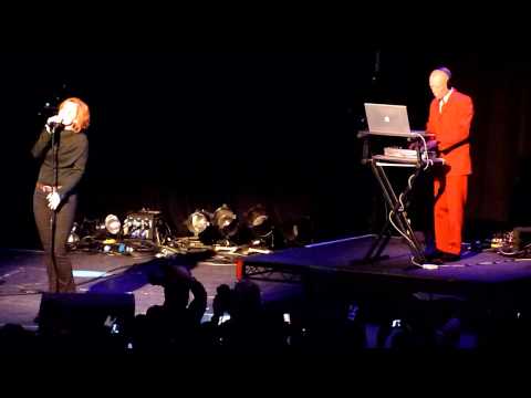 YAZOO - Ode To Boy (Live at the Short Circuit Festival, London, May 14, 2011)
