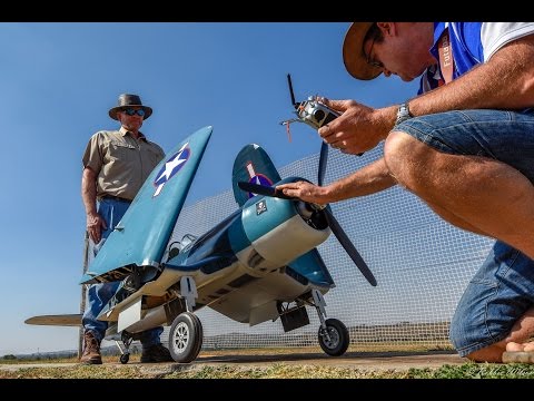 New 2,8m 250cc Moki, F4U Corsair on the Warbird Day at IRF 2016 (720HD)