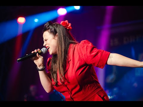 15. Dresdner Neujahrssingen - Julia Gámez Martin mit "Candyman" von Christina Aguilera