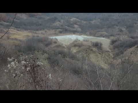 Vulcanii Noroioşi de la Beciu, Depresiunea Policiori, Subcarpaţii de Curbura.