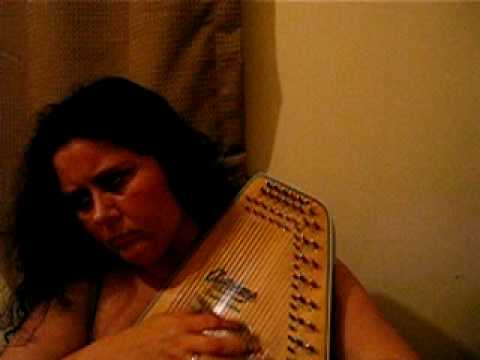 Glenys 19-04-09..autoharp  wise men say, only fools rush in