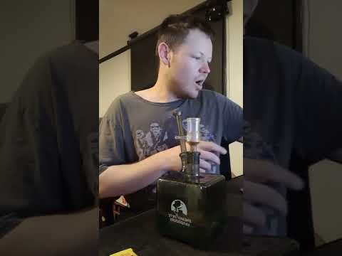 Sneaky Pete Cube Review