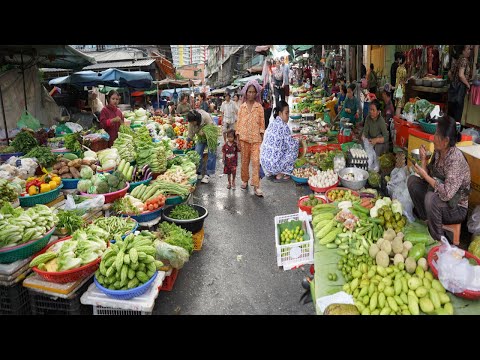 Boeng Trabek Plaza Food Market Scene 2025 – Crowd Visit & Buy Some Food In Market On Weekend