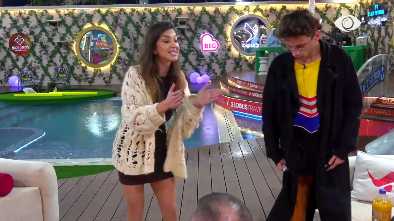 “Dola budallaqe për surratin e këtij”/ Loredana debaton me Valbonën dhe Jozin