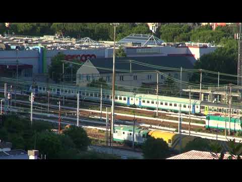 Regionale 11353 con carrozze in nuova livrea