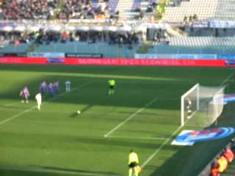 Fiorentina Lecce 1-1 rigore sbagliato da Di Michele