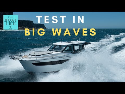 Jeanneau Merry Fisher 1095 - TEST DRIVE through big waves in the ocean