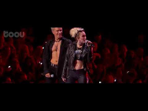Miley Cyrus & Billy Idol   Rebel Yell Live Performance
