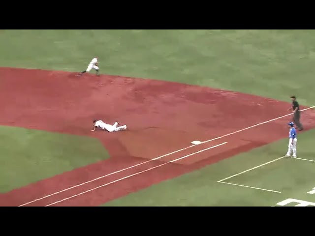 【3回表】バファローズ・T-岡田 ダイビングキャッチで先発・東明をもり立てる!! 2016/6/10 Bs-DB