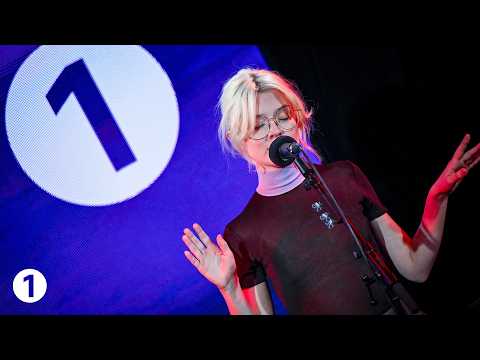 Maisie Peters - My Regards in the Live Lounge