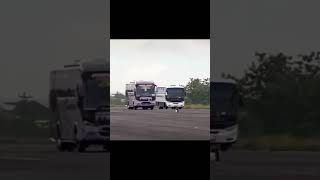 Download lagu Bus Drag Race Mercedes STJ vs Hino Sumber Alam mp3