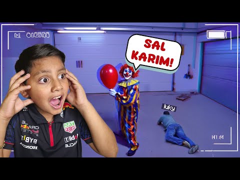 UN PAYASO ATERRADOR ENTRA A NUESTRA CASA | Family Juega