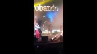 Cosculluela Ft Daddy Yankee - Probando En El Choliseo Live 2014