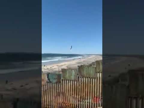 Difunden dramático video de migrantes intentando cruzar la frontera de EU Difunden dramático video de migrantes intentando cruzar la frontera de EU