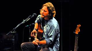 Video thumbnail of "Eddie Vedder - Hurt (live, 2008) HQ"