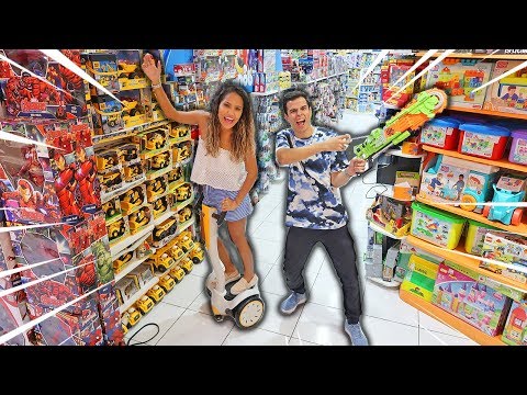 VIRAMOS DONOS DE UMA LOJA DE BRINQUEDOS!