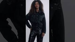 Vídeo Jaqueta Jeans Preta com Paetês Lez a Lez