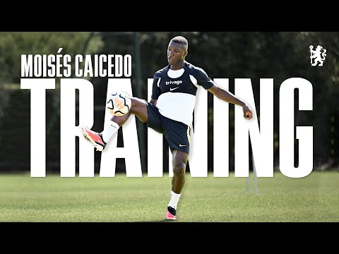 MOISÉS CAICEDO's First Training Session as a Blue! | Chelsea FC