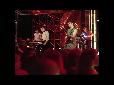 Tears For Fears - Mad World (TOTP 1982)