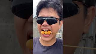 Download lagu Kind Grandpa Eats Candy 🤏🏻🤩🍡🤏🏻Skewers and the Funny Ending kh7585548hf #shorts mp3