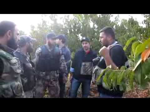 توجيهات من القائد الميداني لكتيبة سند حوران أبو أنس الحرير قبل عملية تحرير حاجز التابلين في ريف درعا الغربي ضمن معركة توحيد الصفوف