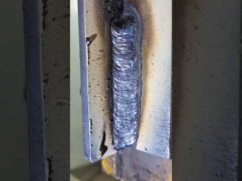 vertical welding #shorts #weldingtipsandtricks #welding #weldingprocess