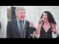 Jon Bon Jovi canta Living on a Prayer em festa de casamento e faz sucesso na web