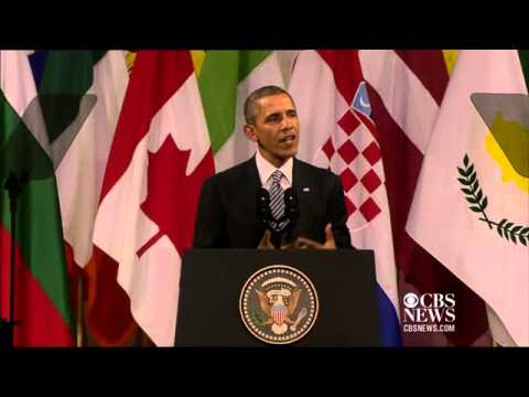 Obama: Russian "propaganda" about Ukraine crisis is "absurd"