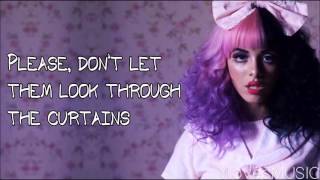 Melanie Martinez - Dollhouse (Lyrics)