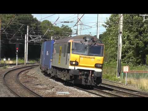 92039 4m63 Mossend - Hams Hall 16th August 2013