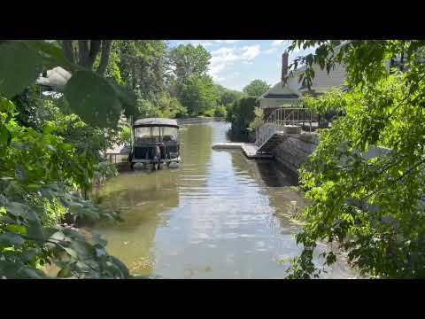 Dorval Walks  2   HD 1080p