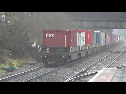 Freightliner Class 66 no: 66595 @ Oldfield Park {4L31} 22/12/2017.