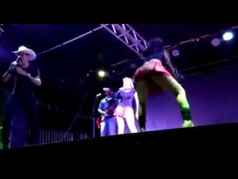 É DE LADINHO!! AS NOVINHAS PEDIRAM E ELE CANTA, FORRÓ PAREDÃO DO WINIÇÃO  SHOW AO VIVO