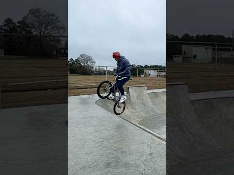 Done Bmx #automobile #bmxplus #titanium #bmxtricks #bmxstunts #skatepark